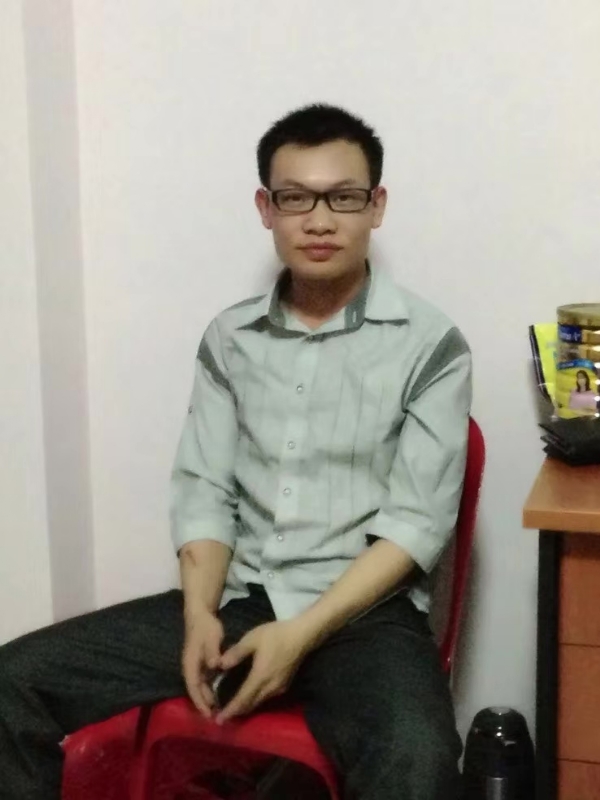坚强不屈的第一张照片--晋江相亲网