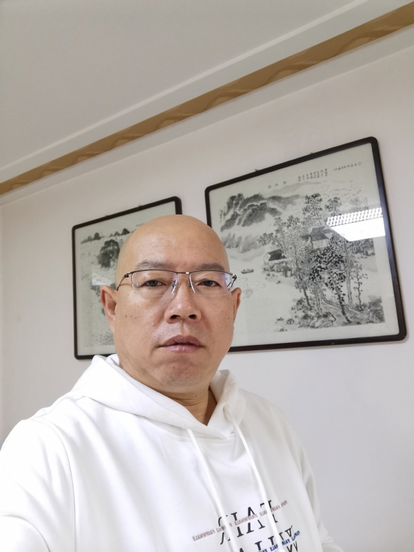 光头博士的第一张照片--晋江相亲网