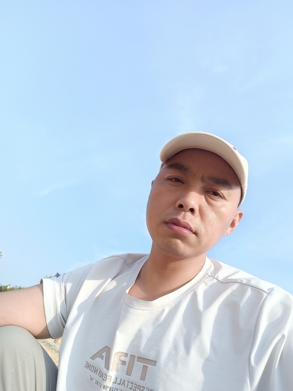 哥哥的第一张照片--晋江相亲网
