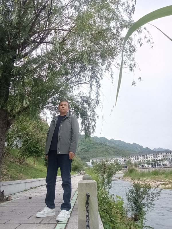飞雪飘零的第一张照片--晋江相亲网