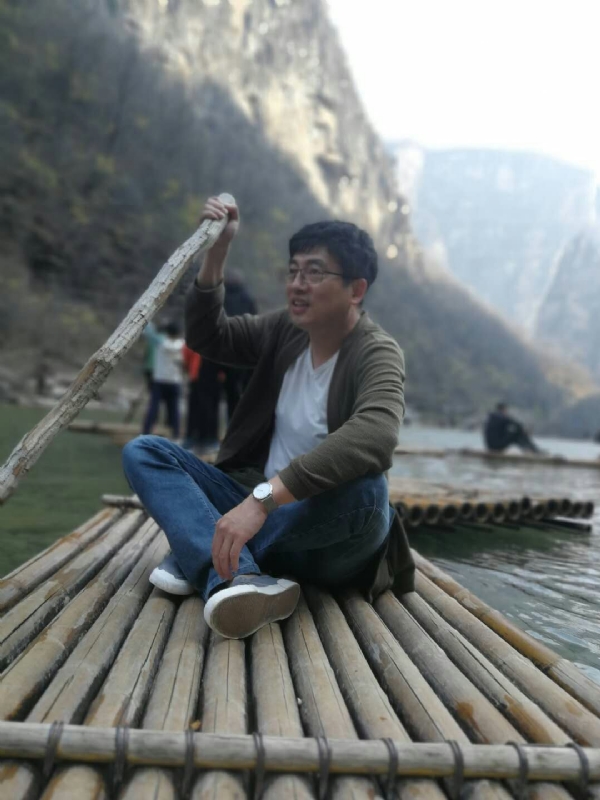 风被吹走了的第一张照片--晋江相亲网