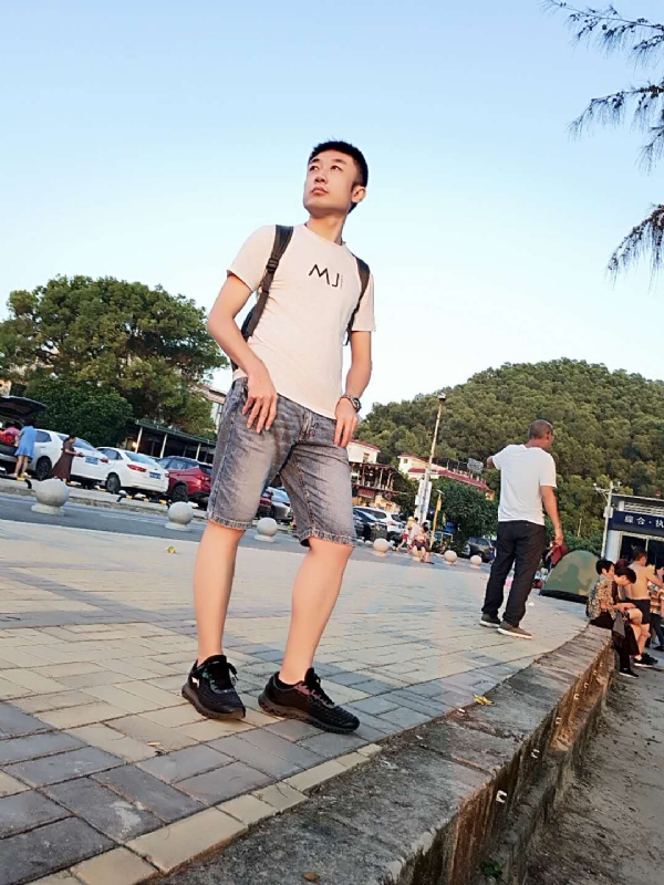 俊皓的第一张照片--晋江相亲网