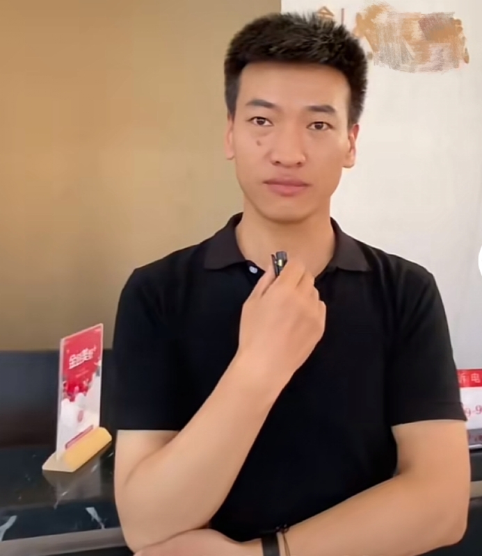 一杯梁白开的第一张照片--晋江相亲网