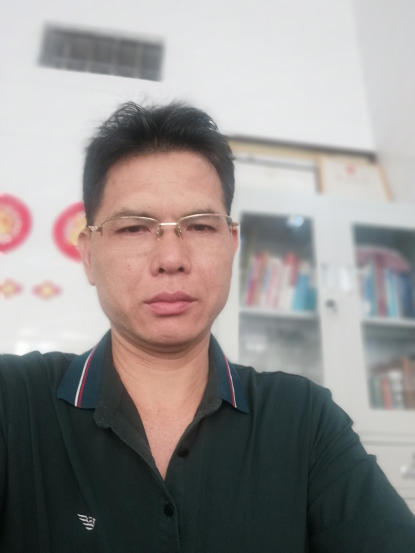 后视镜的第二张照片--晋江相亲网