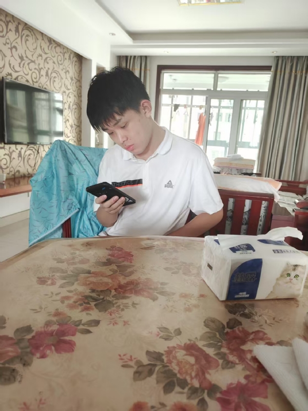 铁在烧的第一张照片--晋江相亲网